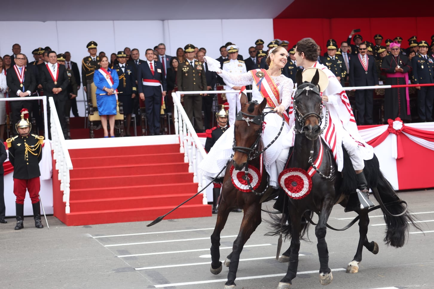 DESFILE CÍVICO MILITAR ES UNA DERROTA PARA CAVIARES Y COMUNISTAS El