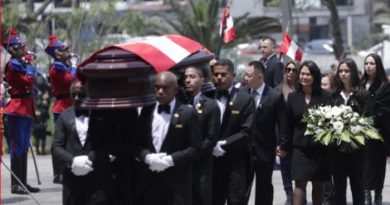 PREVIA MISA A LAS 10 AM: Restos del expresidente Fujimori serán trasladados al cementerio al mediodía