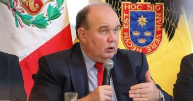LÓPEZ ALIAGA: Renuncia hoy a la alcaldía para postular a la presidencia