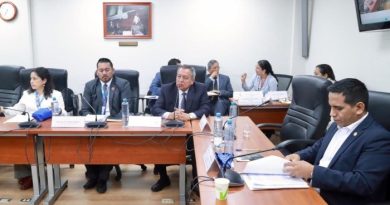 FISCALIZACIÓN: Comisión evalúa hoy informe sobre reuniones extraoficiales del Presidente