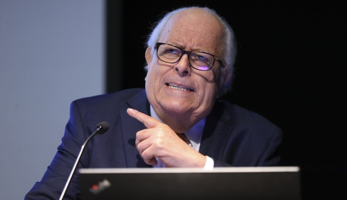 VELARDE: Tarea del nuevo gobierno es que no se interrumpa la dinámica económica