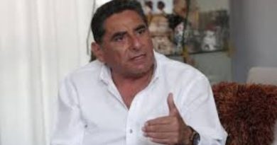 CARLOS ÁLVAREZ: No descarta renunciar a su candidatura tras escándalo de Franja Electoral