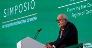VELARDE: Destaca potencial minero peruano y pide recuperar confianza para atraer inversiones