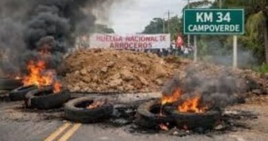 BLOQUEO DE VÍAS: Impide salida de buses  y camiones de carga a escala nacional