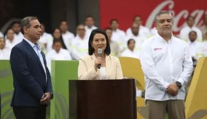 FUJIMORI: Anuncia que Coca Cola invertirá mil millones de dólares en Perú