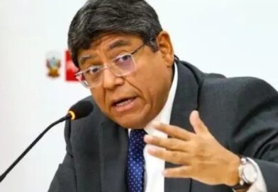 ELMER CUBA: «Sueldo mínimo se incrementará a S/ 1,300 en dos etapas con aumento de S/ 100 primero»
