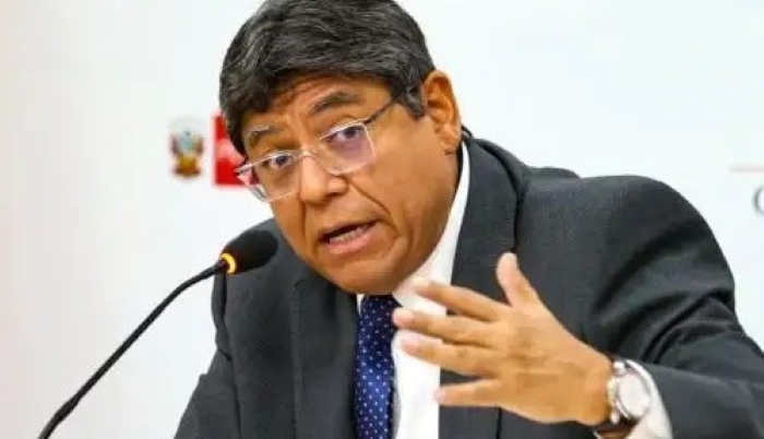 ELMER CUBA: «Sueldo mínimo se incrementará a S/ 1,300 en dos etapas con aumento de S/ 100 primero»
