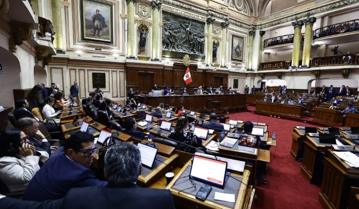 DENUNCIA: Diputados y senadores contrataron en sus despachos a aportantes de sus campañas