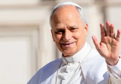 LEÓN XIV: Los médicos del Papa informan que camina y se recupera «según lo previsto» tras su cirugía por un cáncer de pulmón